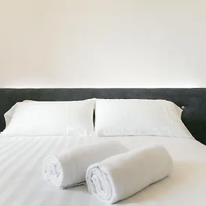 Hotell Domus Cavour Rooms&suites, Tirano